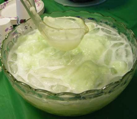  Add a slice of lime and a straw, and you're ready to go!