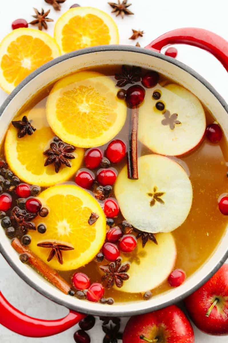  Add a splash of rum or brandy for an extra warming kick on a chilly night