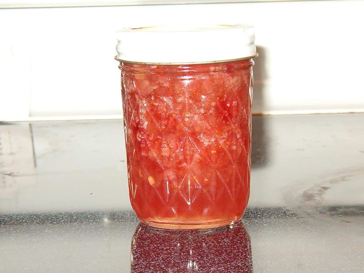 Delicious Homemade Banberry Jam Recipe for Breakfast
