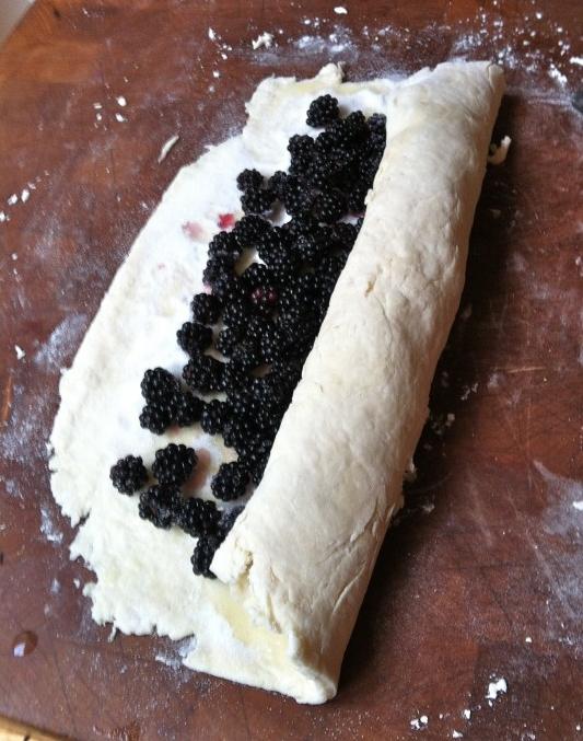Delicious Blackberry Roll Recipe for a Sweet Treat
