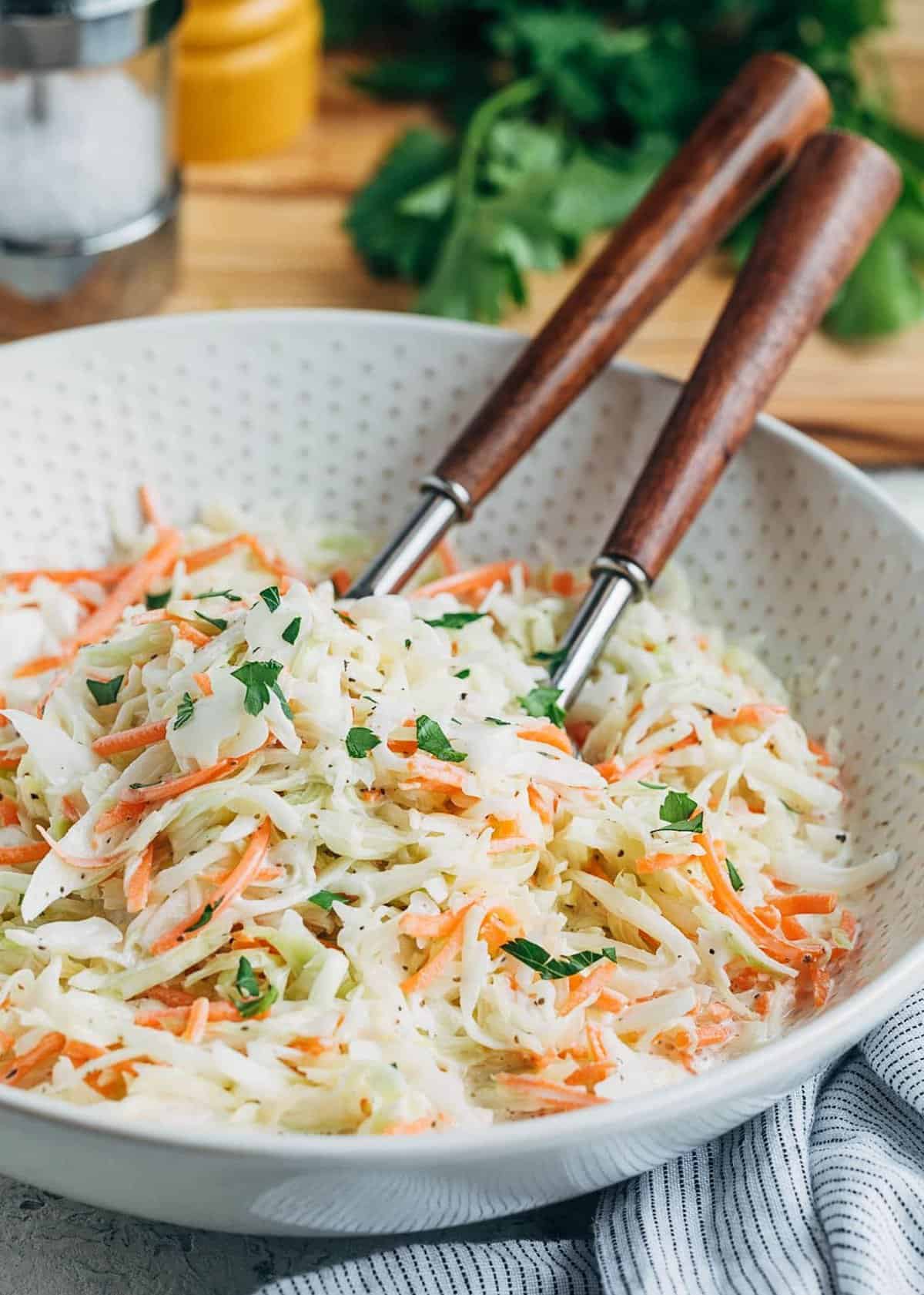 Delicious and Easy Deli Coleslaw Recipe