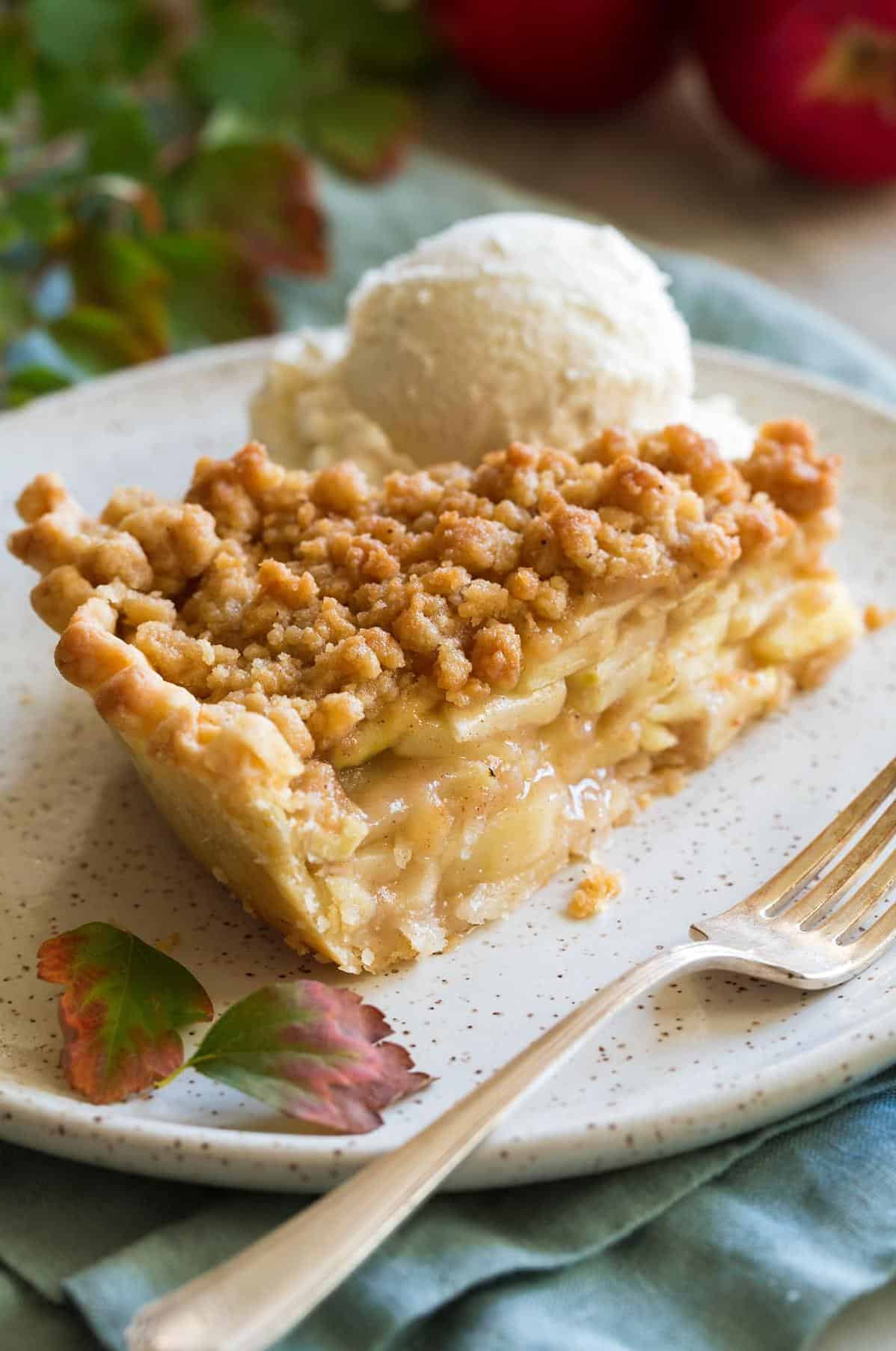 Indulge in This Delicious Dutch Apple Pie Recipe Today!