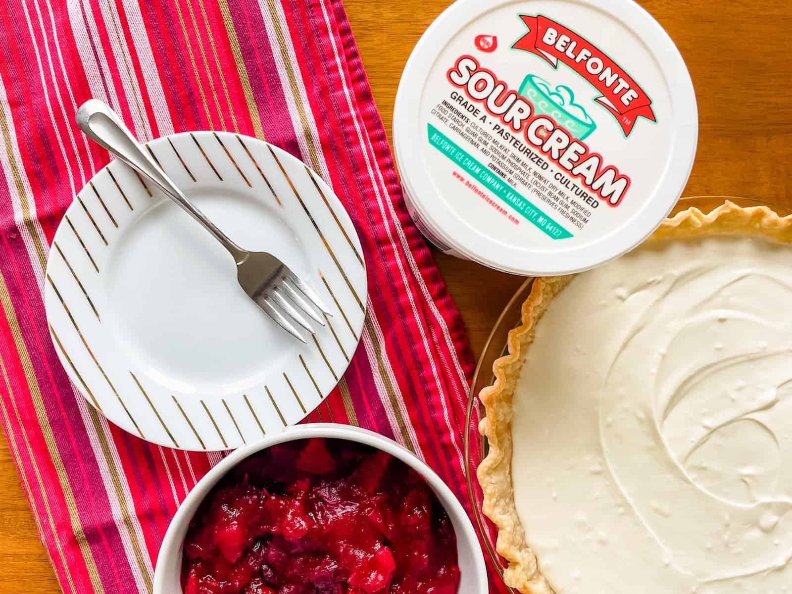  Get ready to sink your fork into this delicious sour cream cranberry pie 🥧