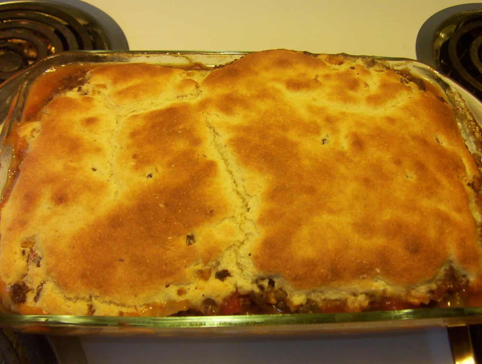 Grandma's Hamburger Pie with Cornbread Topping: A savory and satisfying dish that will take you back to your childhood.