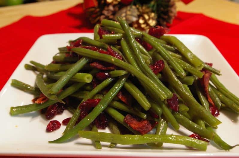 Festive and Flavorful: Holiday Beans with Cranberries Recipe