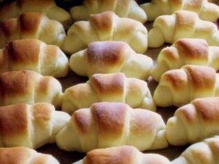 Mom’s Melt-In-Your-Mouth Dinner Rolls Recipe