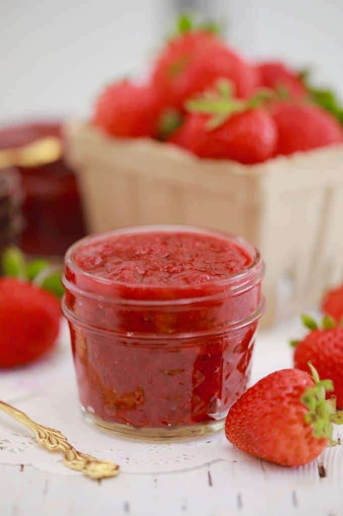  No stove? No problem! Make this microwave strawberry jam in a snap.