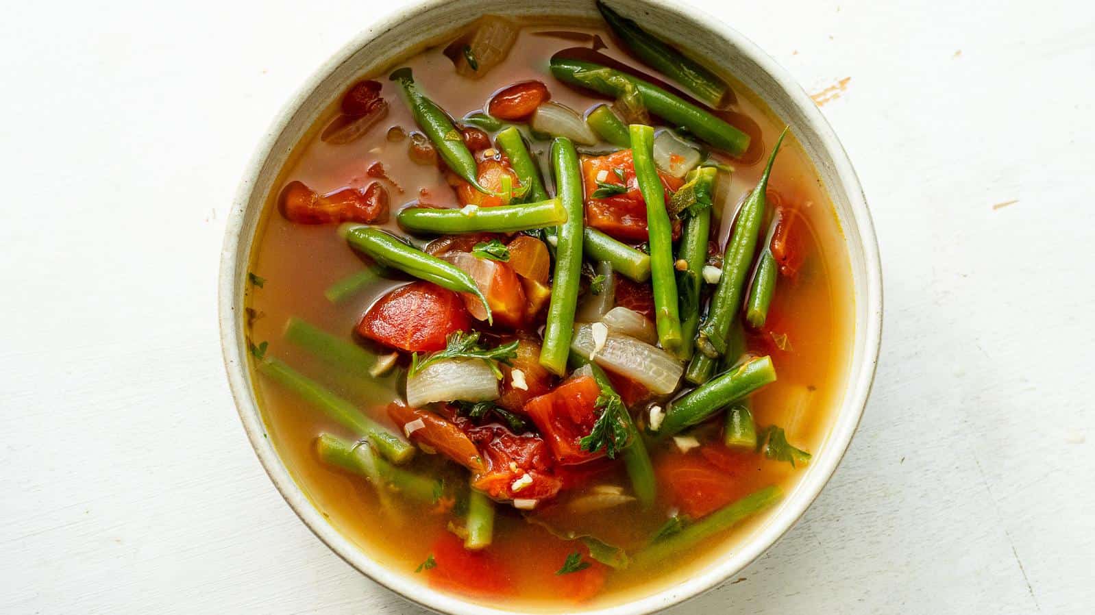  Pair this soup with some crusty bread and a salad for a satisfying and well-rounded meal.