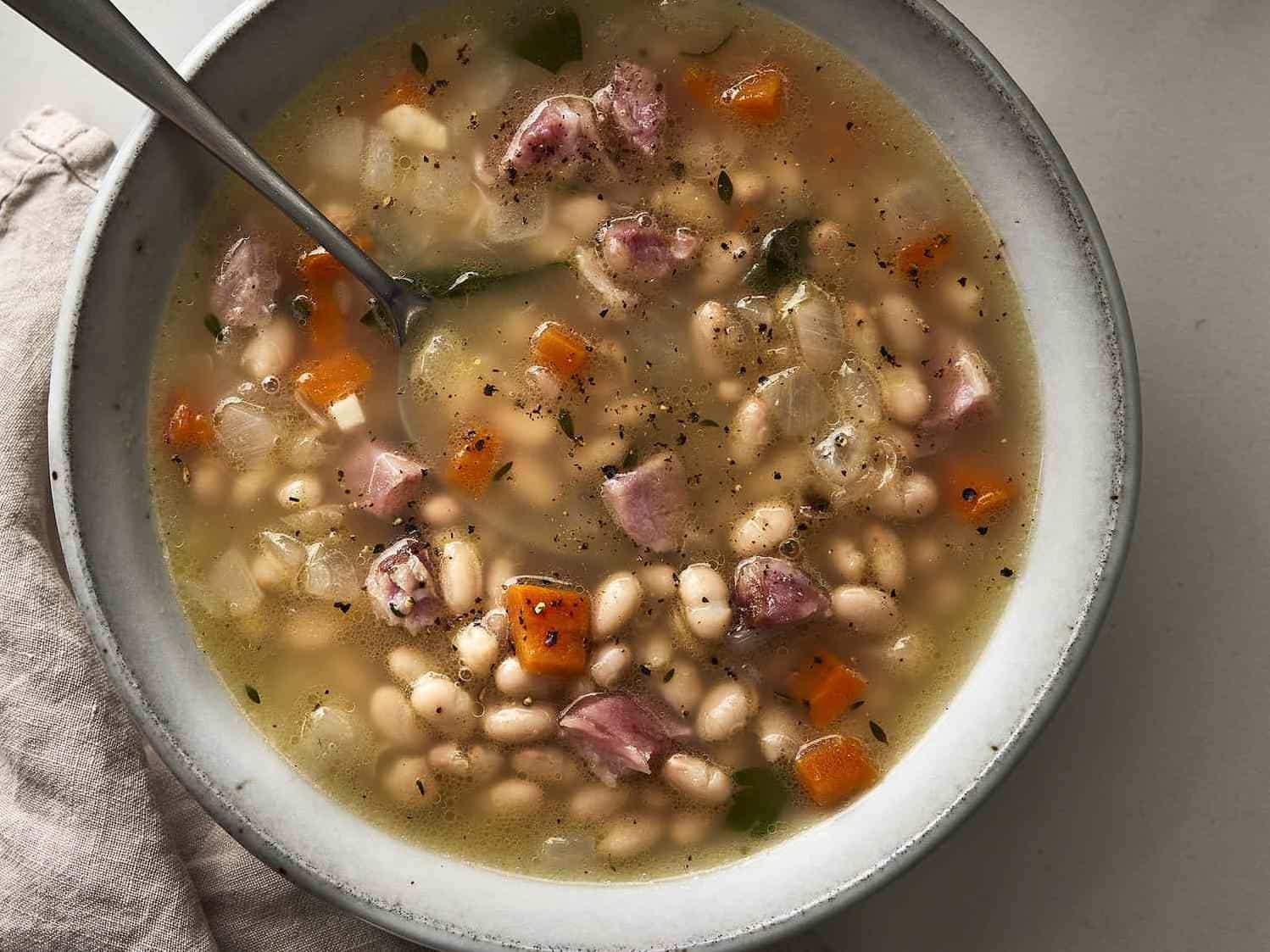 Delicious Rudy’s Navy Bean Soup Recipe with Ham