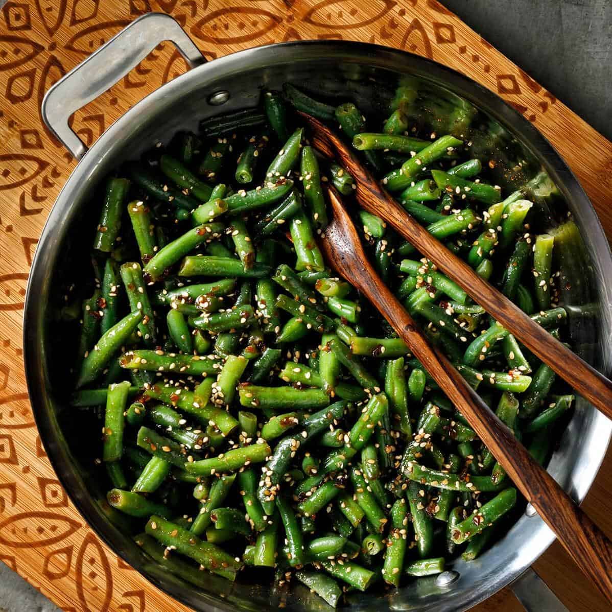  Say goodbye to boring veggies and hello to flavor-packed Teriyaki Green Beans!