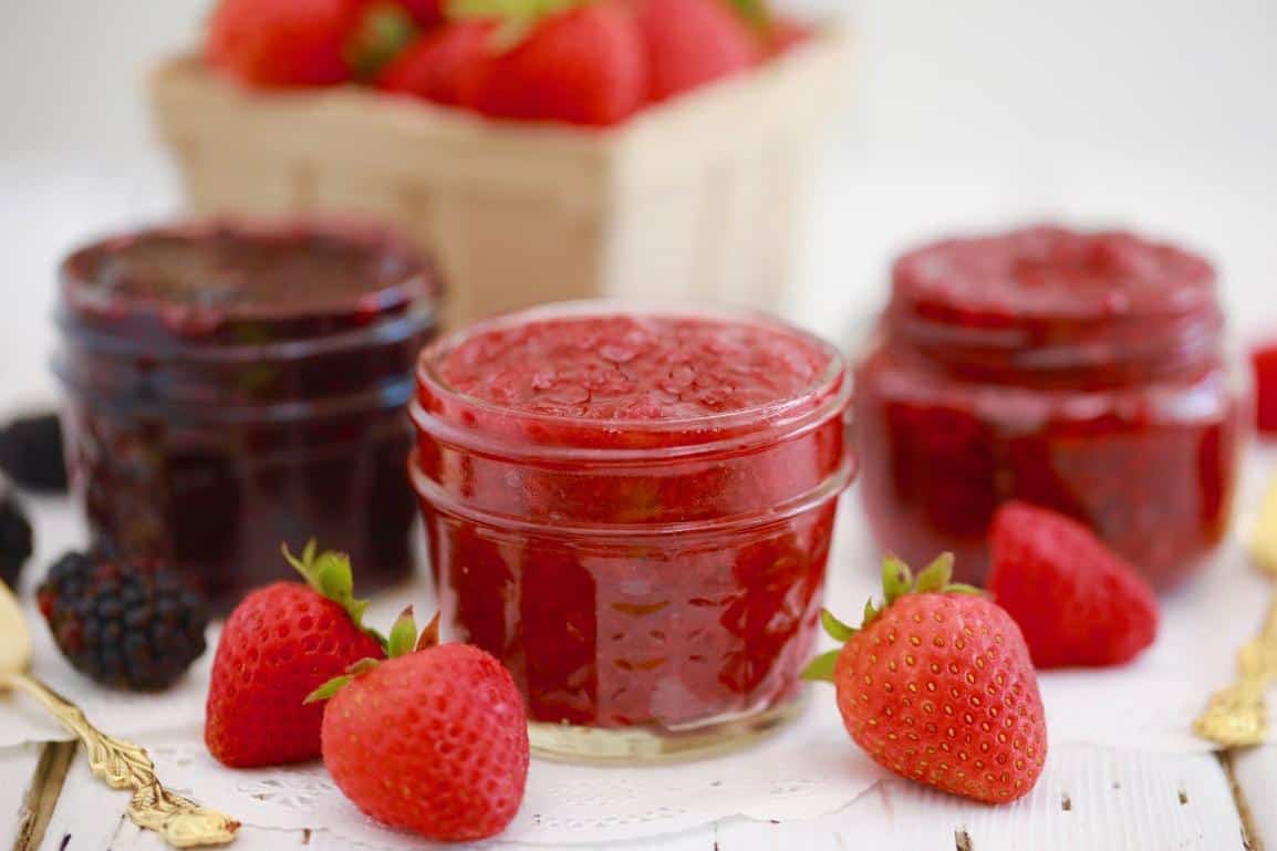  Sweeten up your morning with this easy microwave strawberry jam!