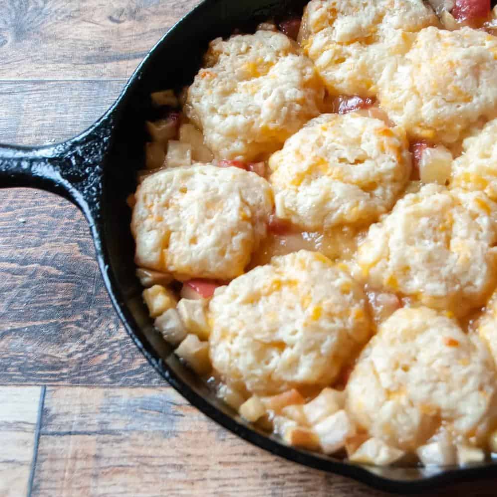 The aroma of warm apples and cheddar cheese biscuits is irresistible.
