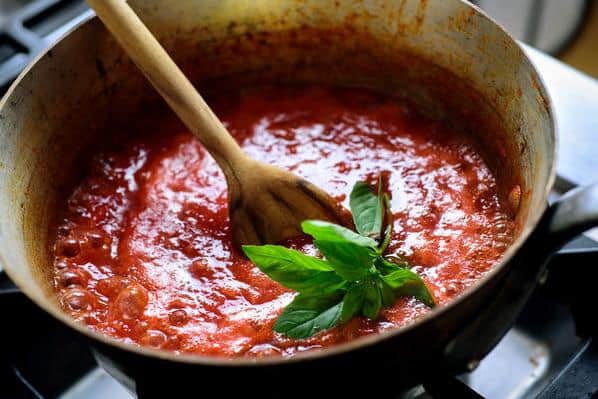  The perfect tomato sauce: rich, flavorful, and easy to make!