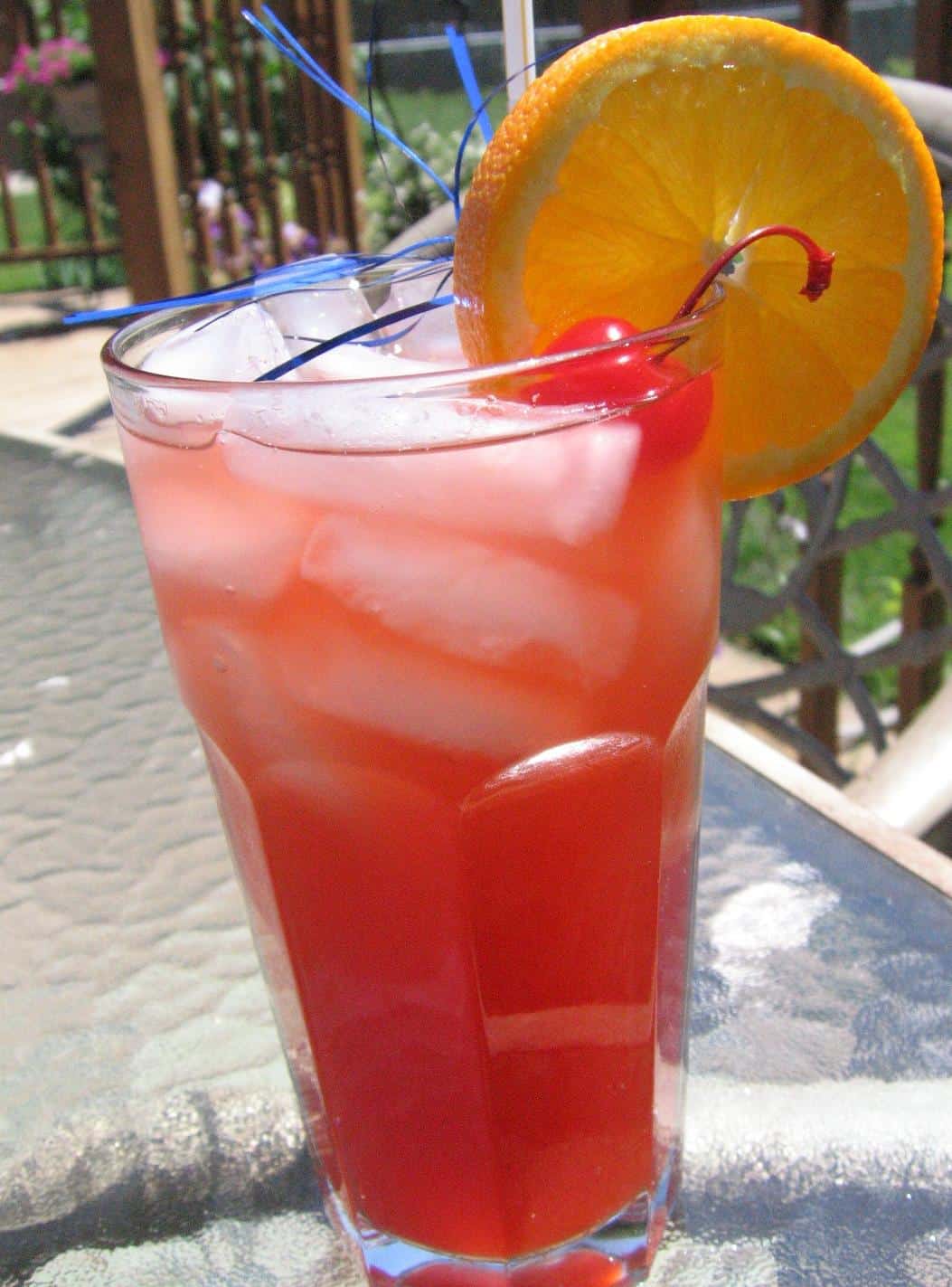  The Rum Relaxer: A tropical escape in a glass.
