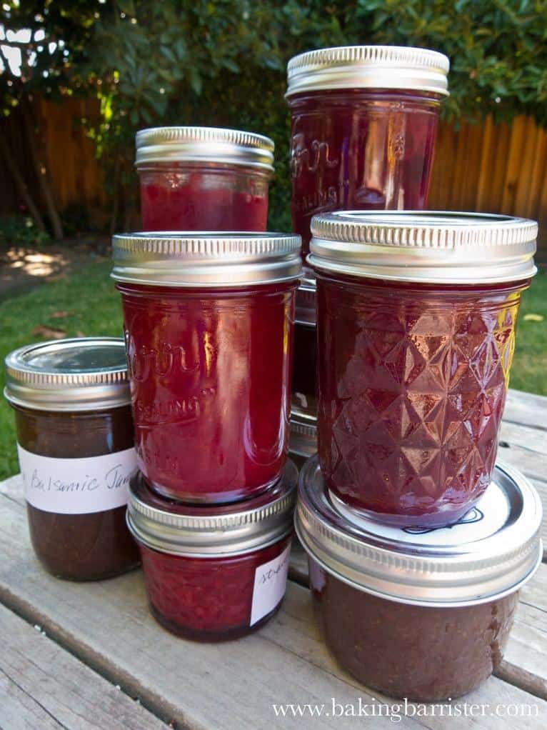  This jam is perfect for gift-giving - just tie a ribbon around a jar and you're good to go!